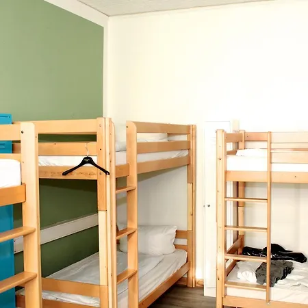 Bed 2 Am Kurfurstendamm Hostal