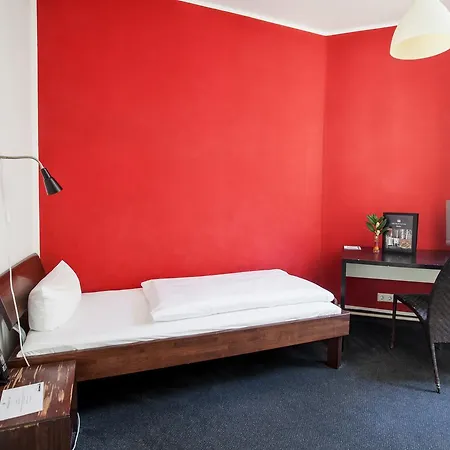 Metropolitan Hotell 3*