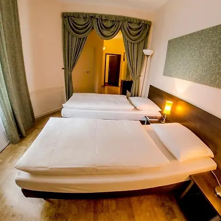 Отель Hotel-pension Victoria
