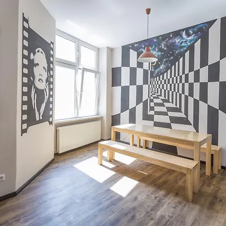 Sunflower Hostel *