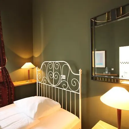 Hotel Am Adenauerplatz Hotel 3*