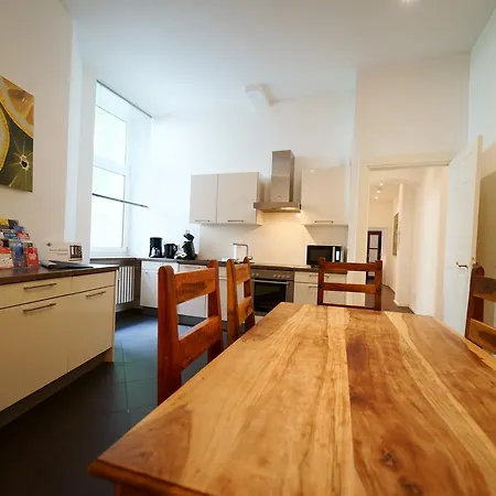 Planet Apartment *
