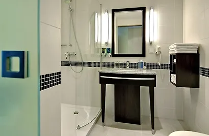 Hampton By Hilton West