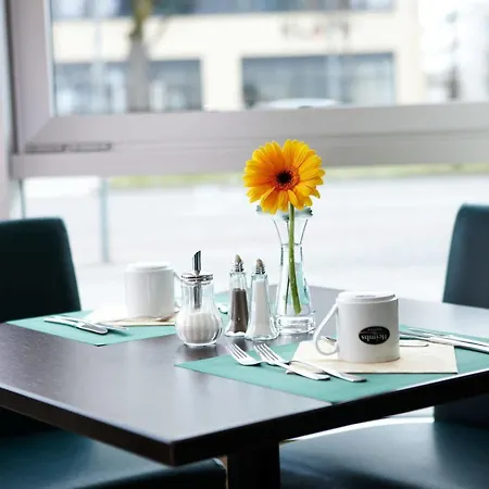 Airporthotel Berlin-adlershof Отель 3*