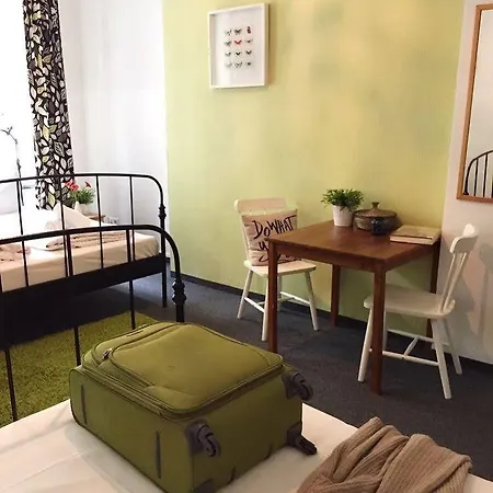 Guest house Absolut 2*