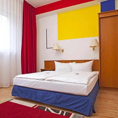 Gallery Hotel 3*
