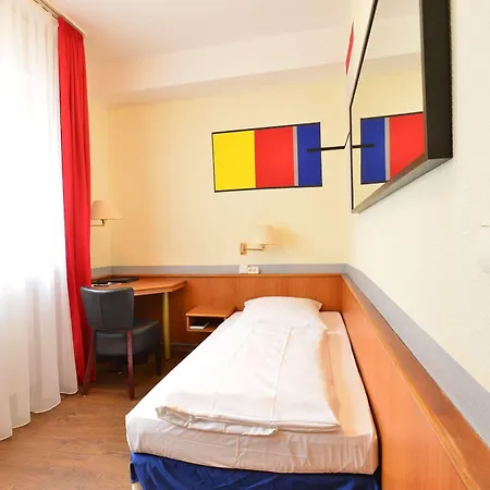 Gallery Hotel 3*