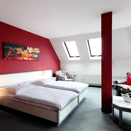 Nova Hotel 2*