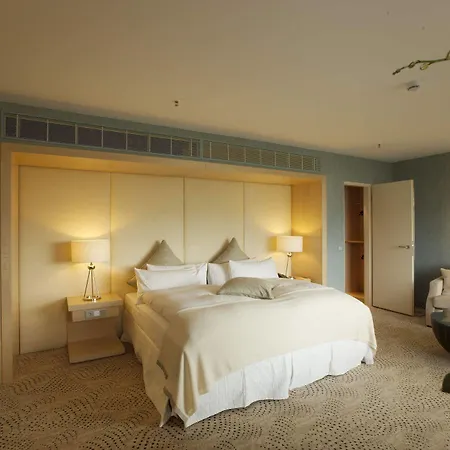 Sheraton Grand Esplanade 5*