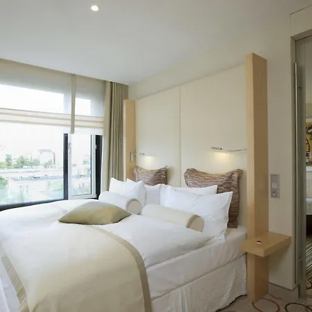 Sheraton Grand Esplanade 5* Berlim
