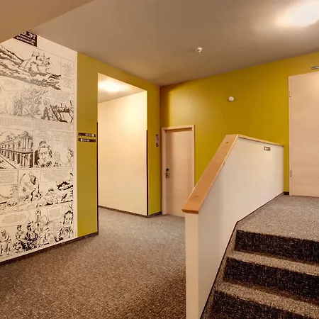Hotel Meininger Mitte 3*