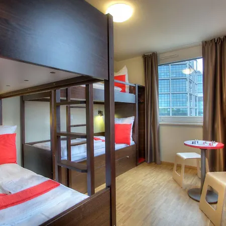 Hotel Meininger Hauptbahnhof 3*