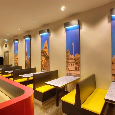Meininger Hauptbahnhof Hotel 3*