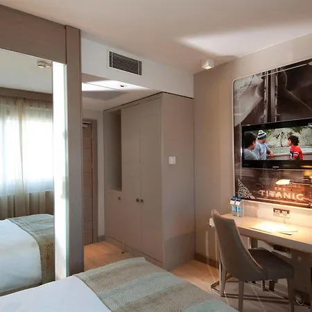 Titanic Comfort Mitte Отель
