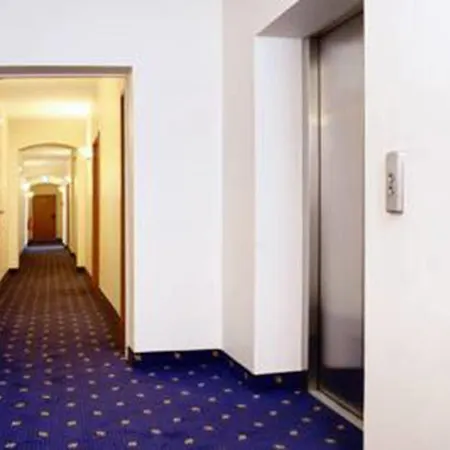 Hotel Atrium Charlottenburg 3*