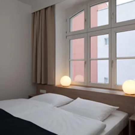 38 Hotel 3*