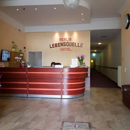 Lebensquelle Am Checkpoint Charlie Hotel