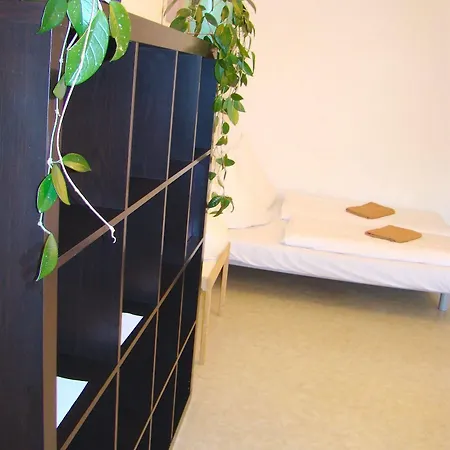 Hostel Near Brandenburg Gate - &
