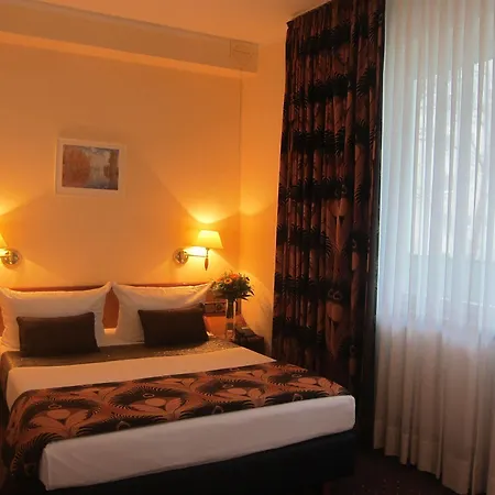 Hotel Atrium 2*