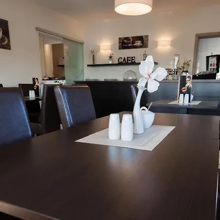 Garni-hotel An Der Weide Hotel
