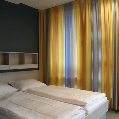 Jugendgaestehaus St.-michaels-heim Hostel *