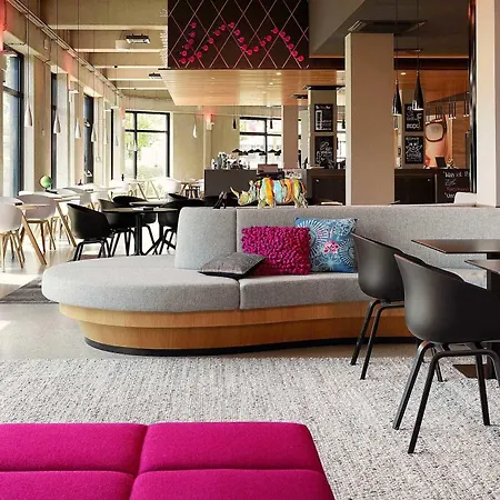 Moxy Ostbahnhof 4*