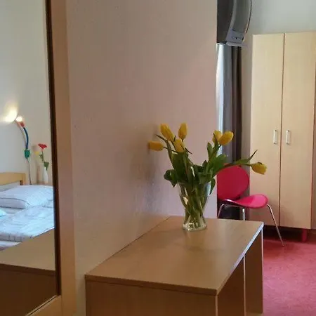 Otel Acama & Schoeneberg 2*
