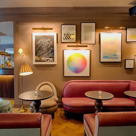 Mondrian Am Checkpoint Charlie 4*