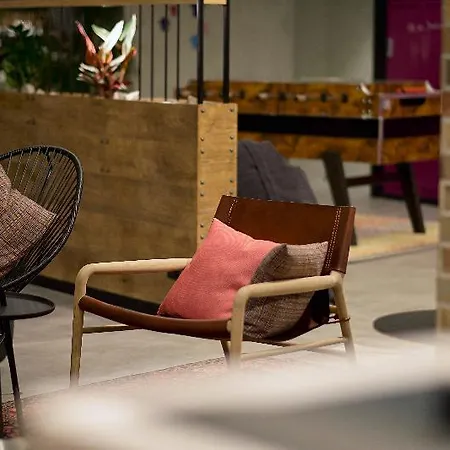 Moxy Humboldthain Park Otel