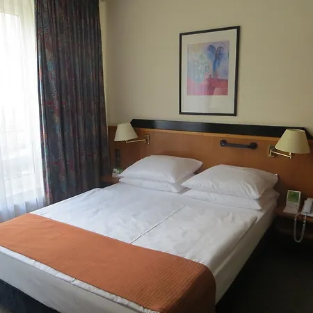 Moxy Humboldthain Park Otel Berlin