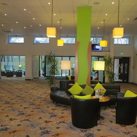 Otel Moxy Humboldthain Park 4*