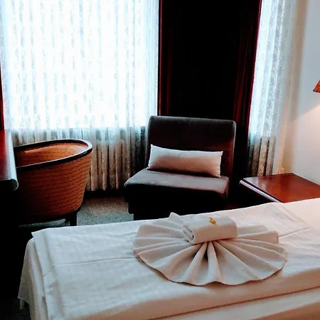 Hotel Xantener Eck 2*