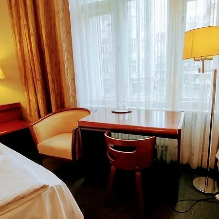 Xantener Eck Hotel 2*