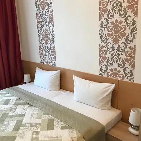 מלון Castell Am Kurfuerstendamm 3*