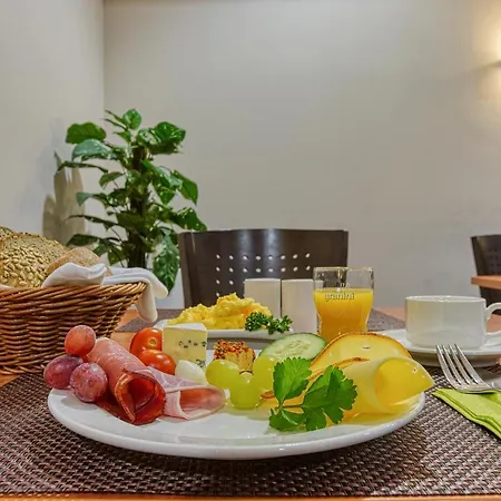 Centro West 4*