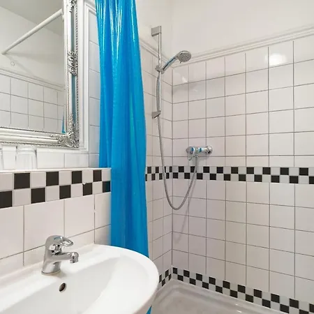 Hotel Am Adenauerplatz 3*