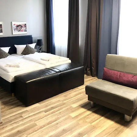 柏林中心区竞技场酒店 3*