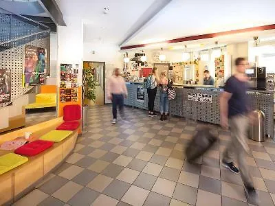 Vandrarhem In *