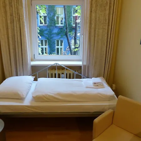 Arthotel Connection מלון