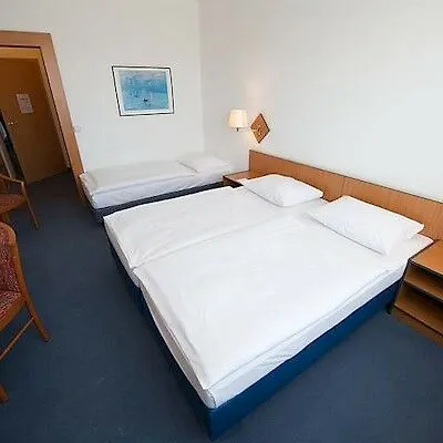 Good Morning + East Hotel Berlin