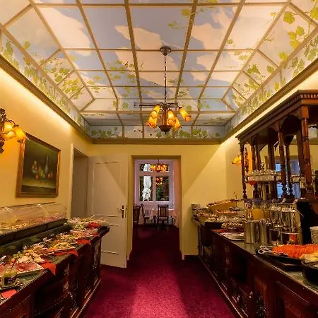 Myer's Hotel