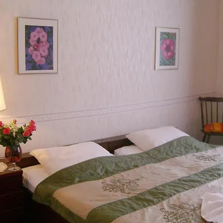 Guest house Ingeborg 2*