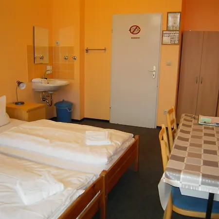 Hostel Happy Go Lucky +