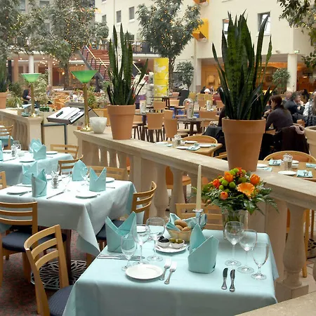 Hotel Estrel 4*