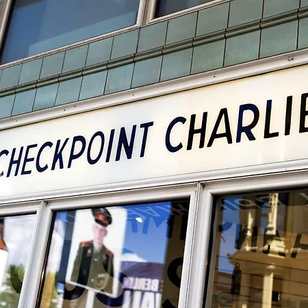 Wilde Berlin, Checkpoint Charlie מלון דירות