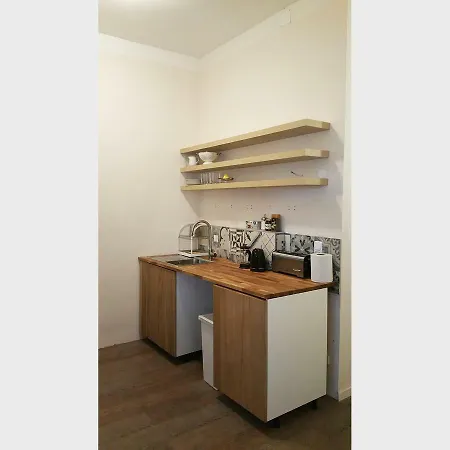 Lodgecity - Private B Hostel *