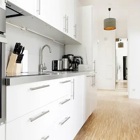 Apartment Sc 01 By Rockchair L Superhost Status L 2 Bedrooms Boxspringbeds Balcony Elevator - Cozy Family & Business Flair Welcomes You! *