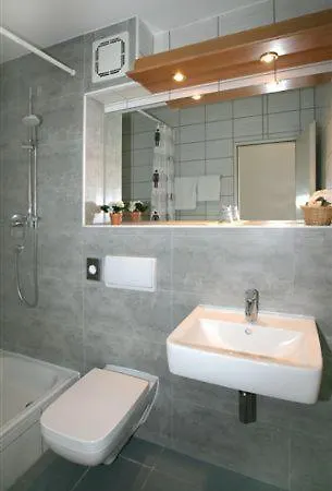 Lindenstrasse Guest house 2*