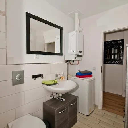 Cityflair Apartment *