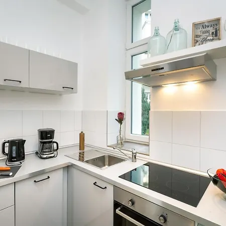 Newton-appartement Mit 3 Schlafzimmern * Берлин